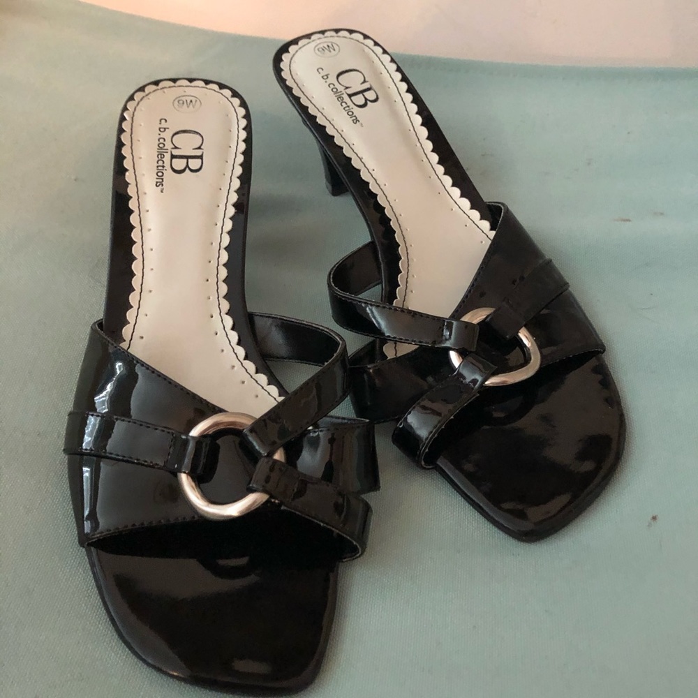 Black flats. Size 9W